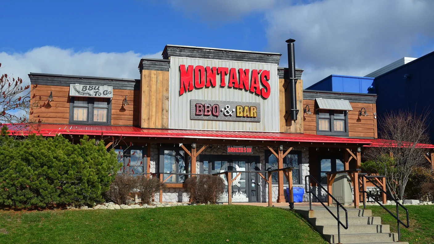 A Montana's BBQ & Bar exterior in timber and stone